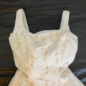 NEW WEDDING DRESS GOWN Size 10